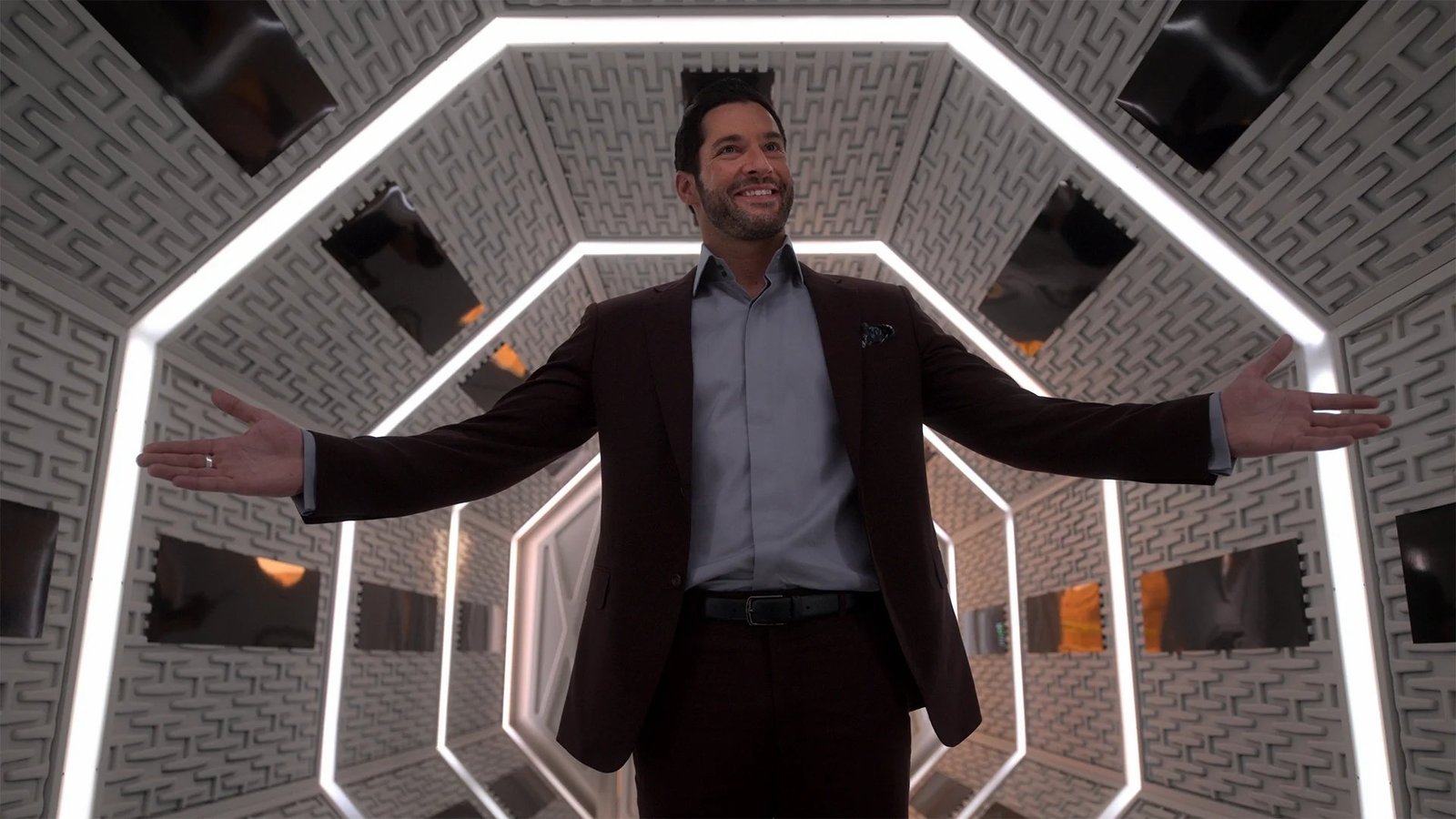 S5E2-Lucifer! Lucifer! Lucifer!