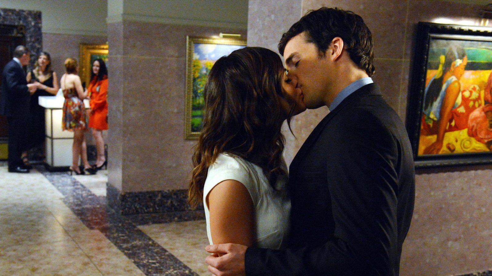 S3E8-Stolen Kisses
